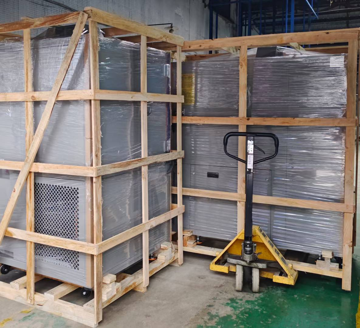 快速溫變試驗箱發貨湖南長沙客戶公司